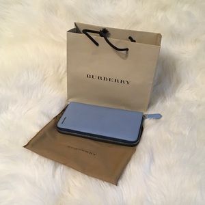 Burberry organizer wallet